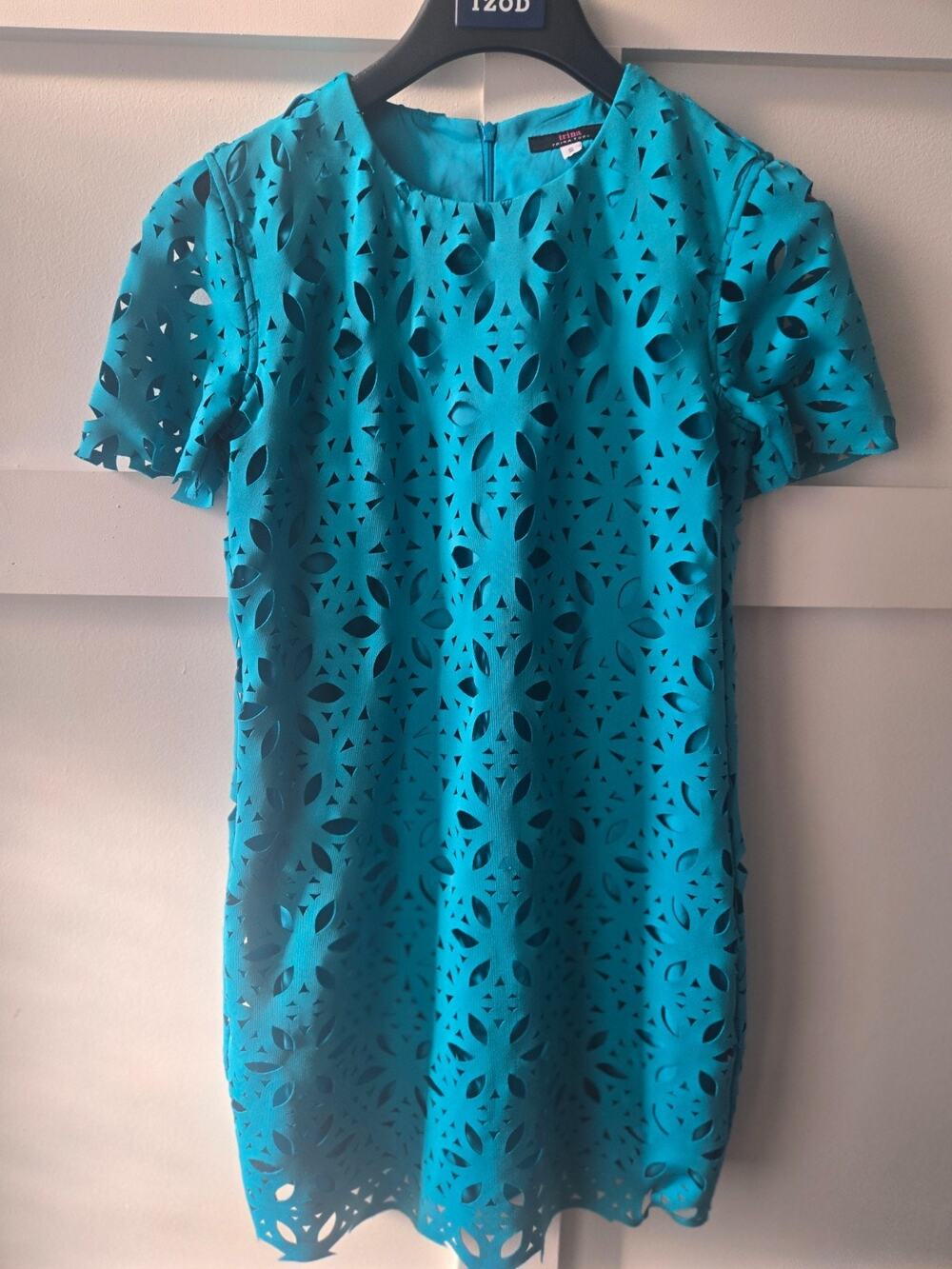 Trina Turk Laser Cut Shift Dress – Size Small – Teal